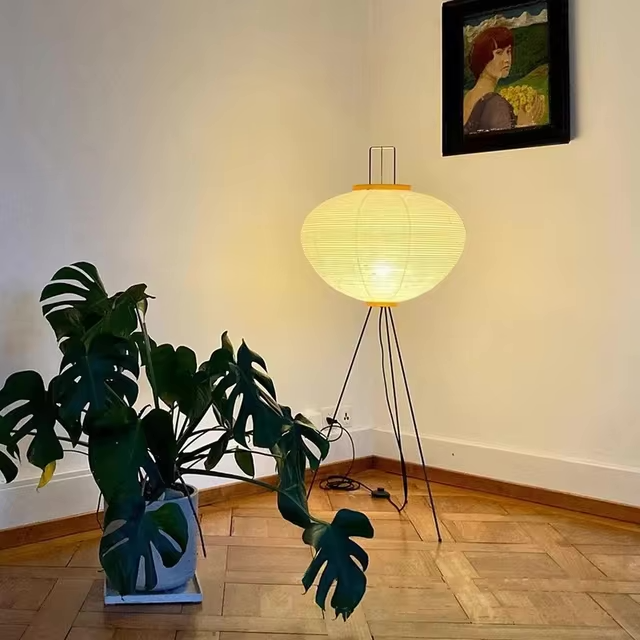 Toro Lamp